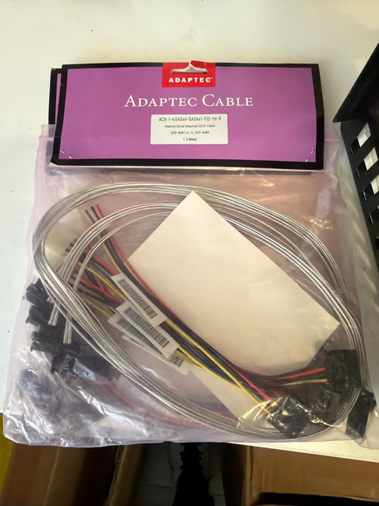 Adaptec ACK-I-mSASx4-SASx4-FO-1m R SCSI Kabel 1.0 Meter, Ophalen of Verzenden, Nieuw