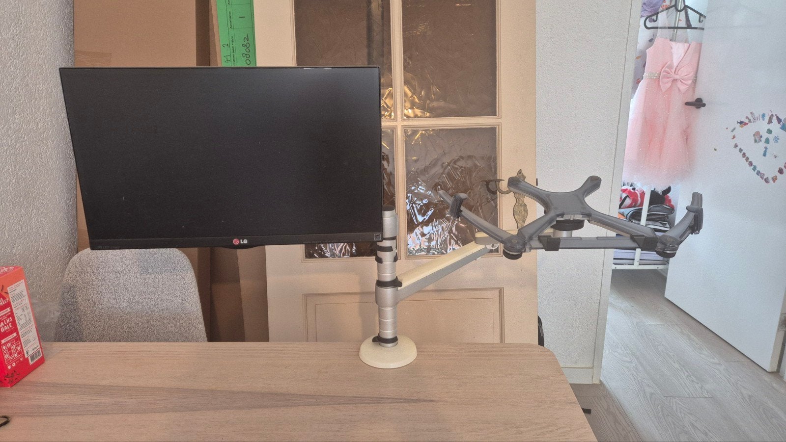 Verstelbare monitorarm met monitor en laptophouder, IPS, Full HD, Zo goed als nieuw, LG