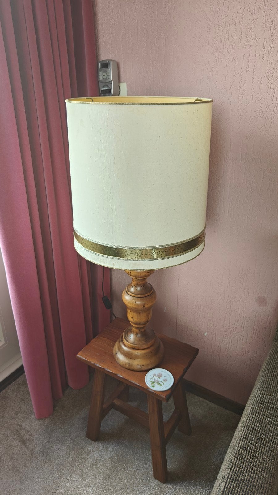 Rustieke schemerlamp met LED op bijzettafeltje, Ophalen
