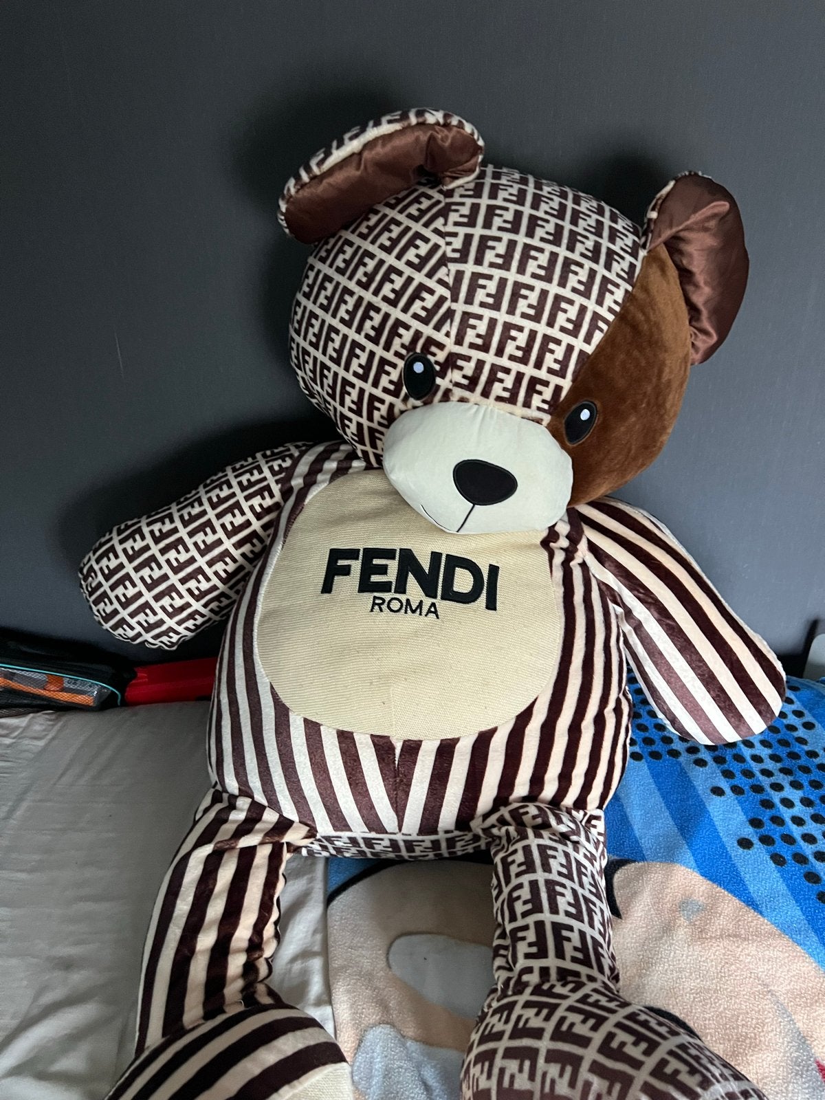 Grote Fendi Beer Knuffel - Zo goed als nieuw, Ophalen, Overige merken, Beer, Zo goed als nieuw