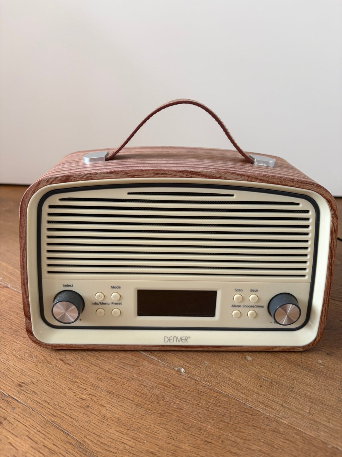 Wekkerradio van Denver, retro look, Ophalen, Zo goed als nieuw, Overige typen