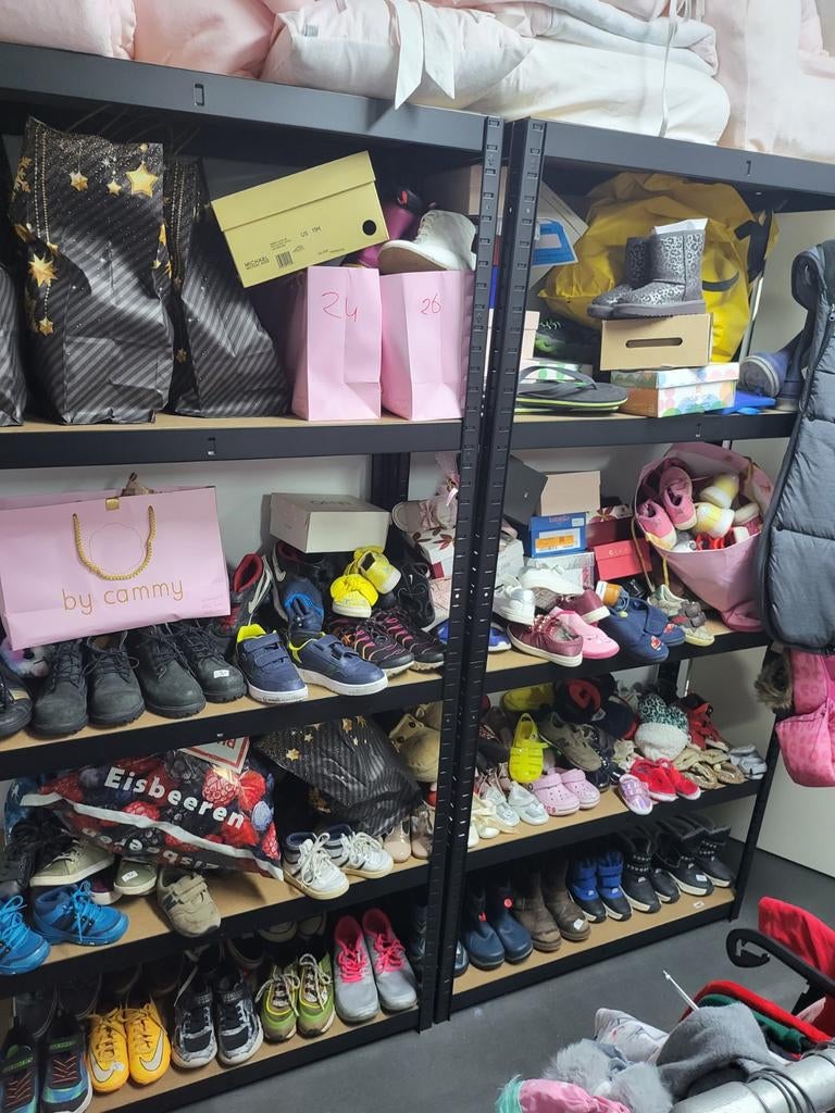 Partij schoenen laarzen slippers enz dames heren Kids mix, Ophalen of Verzenden, Sneakers of Gympen
