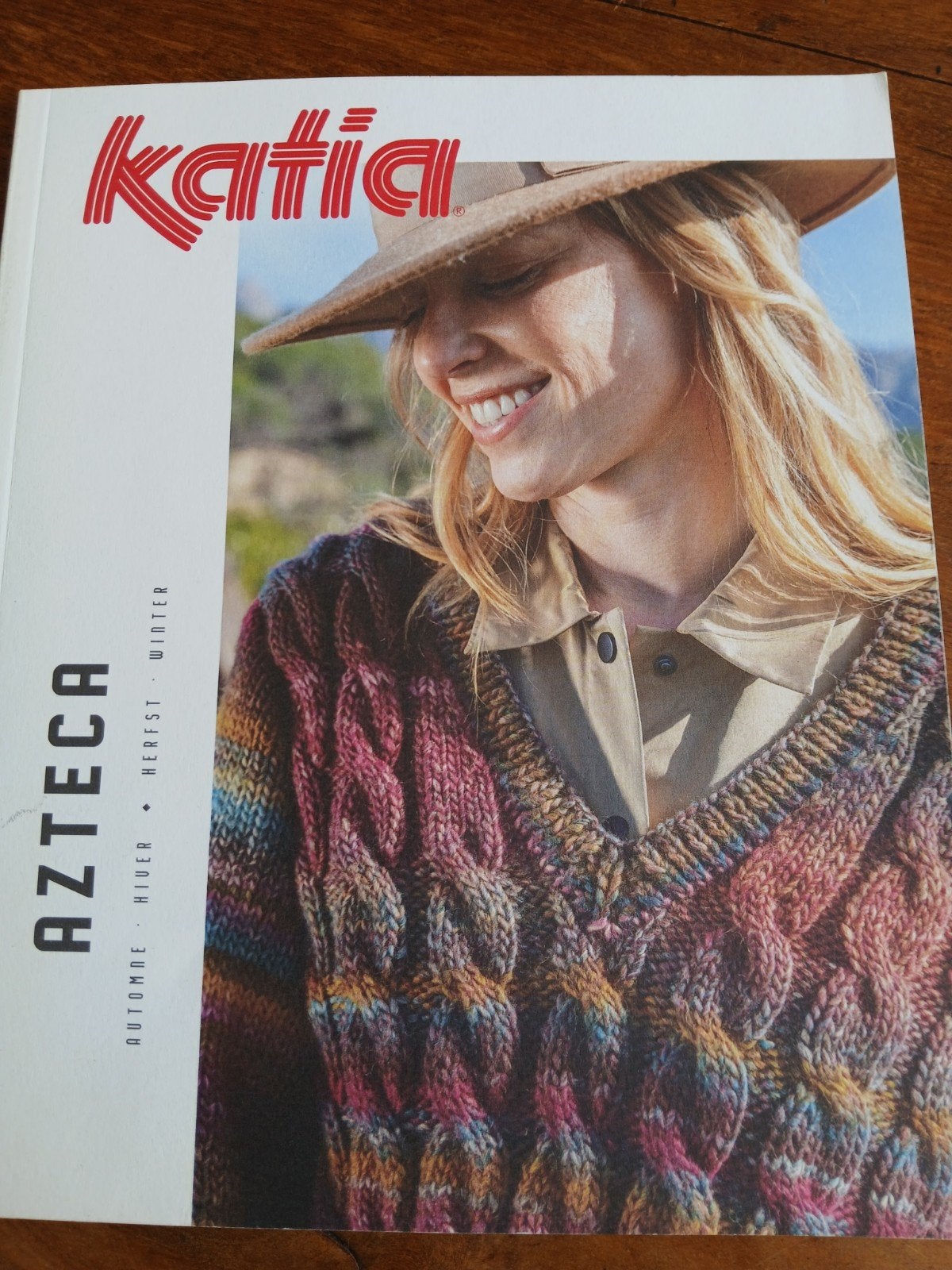 WD015 Azteca Breiboek - Patronen voor Herfst/Winter, Ophalen of Verzenden, Gebruikt, Breien, Patroon of Boek