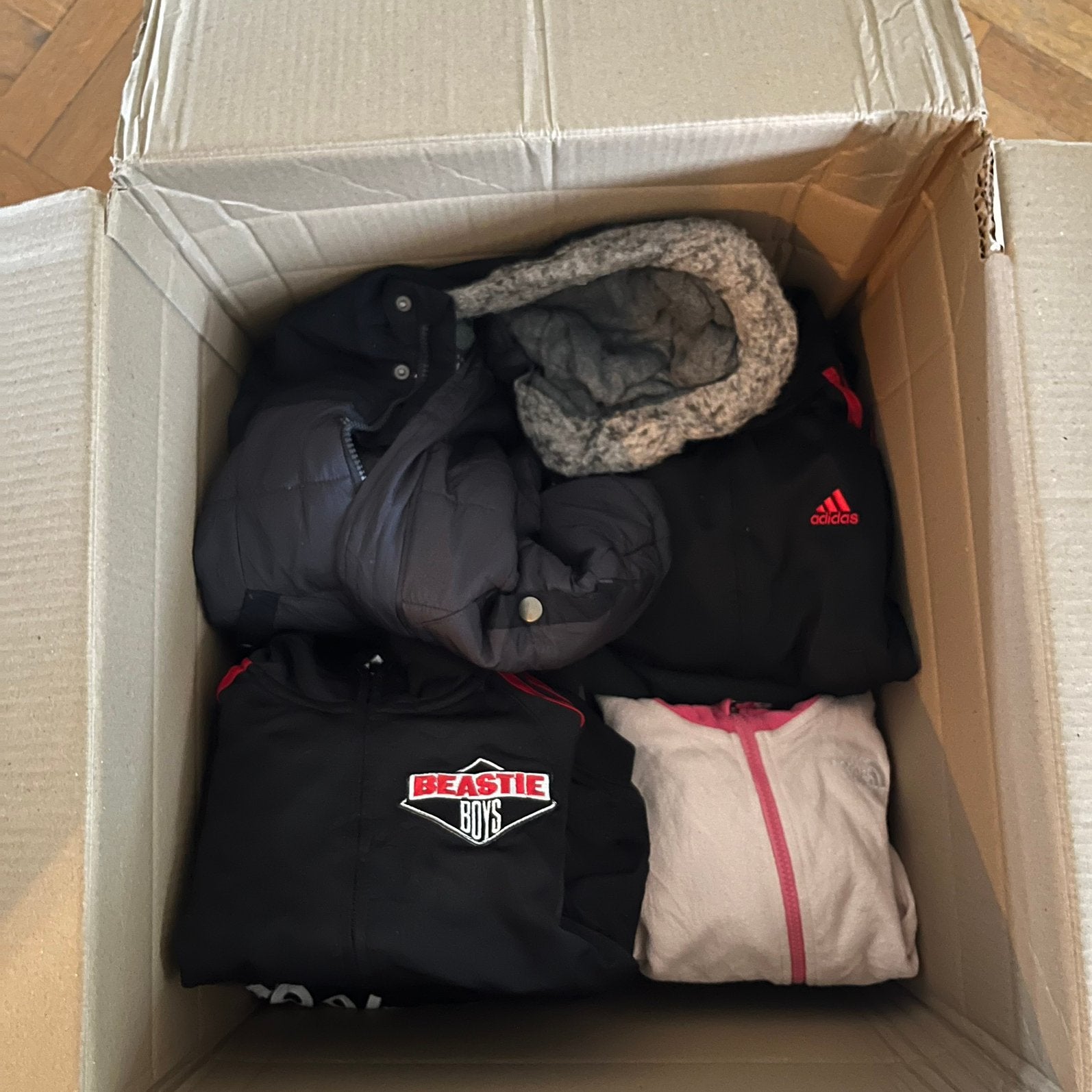 Grote kledingbox: jassen, vesten (Adidas, Nike, The North Fa, Verzenden, Gebruikt, Jongen of Meisje
