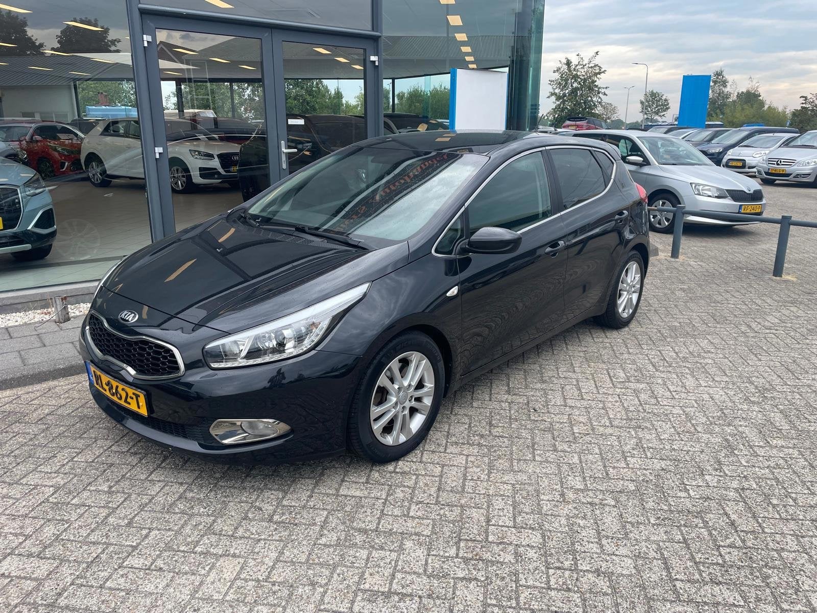 Kia Cee'd autom. 1.6 GDI ComfortLine, Auto's, Kia, Gebruikt, 4 cilinders, Zwart, Bedrijf