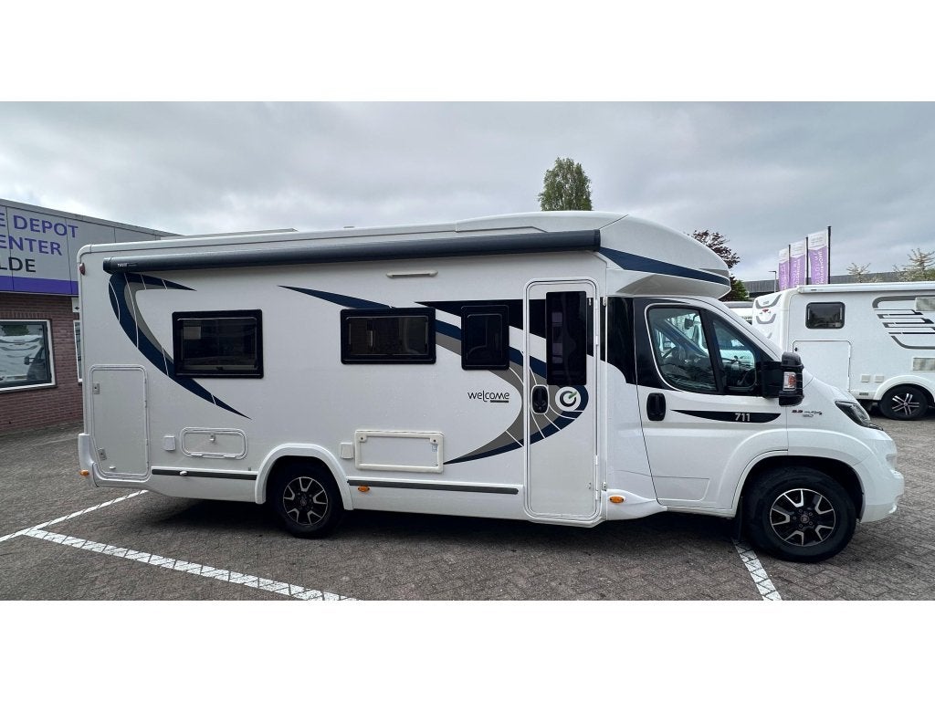 Chausson 711 TL Uniek royale 4-pers. camper| Euro 6 150PK, Caravans en Kamperen, Campers, Koelkast, Standaard zit, Fiat, 7 tot 8 meter
