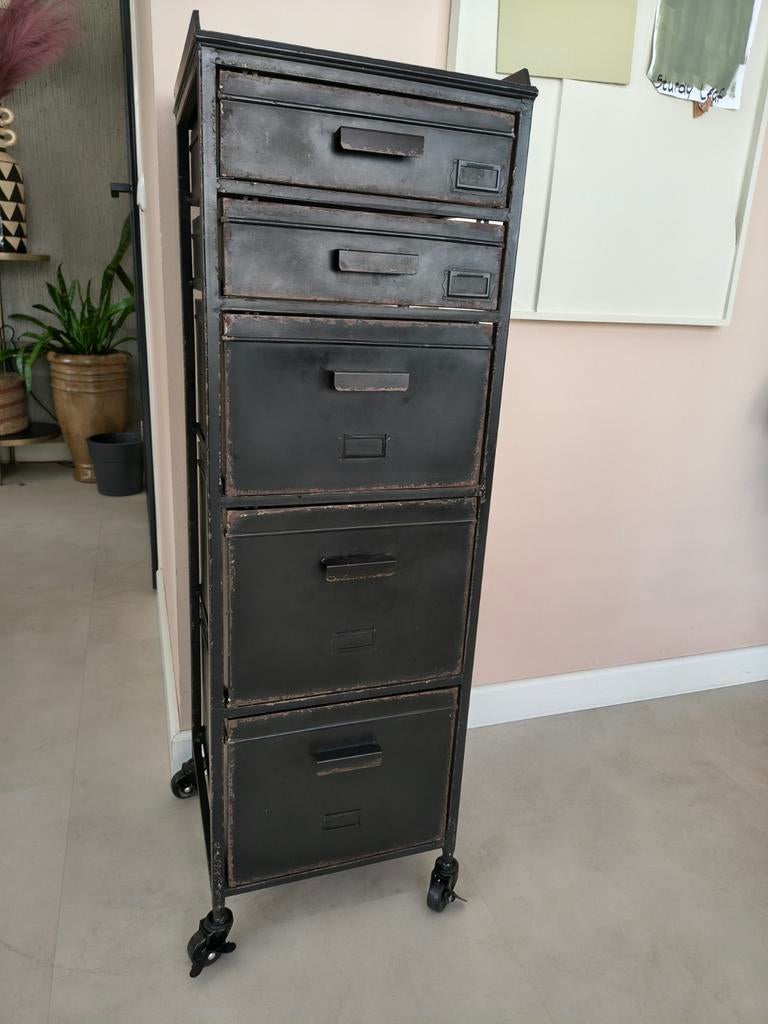 Bepurehome metalen kastje - Industriële look, Huis en Inrichting, Kasten | Dressoirs, Ophalen, Minder dan 50 cm, Gebruikt, Minder dan 25 cm