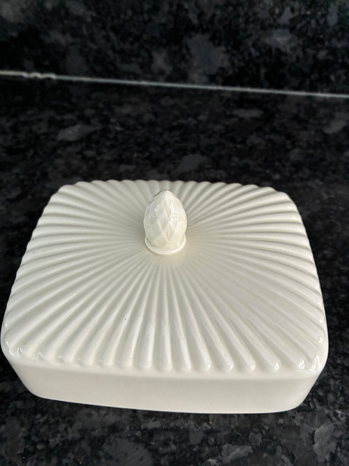 Wedgwood Edme Botervloot met Deksel - Crèmekleurig Keramiek, Ophalen