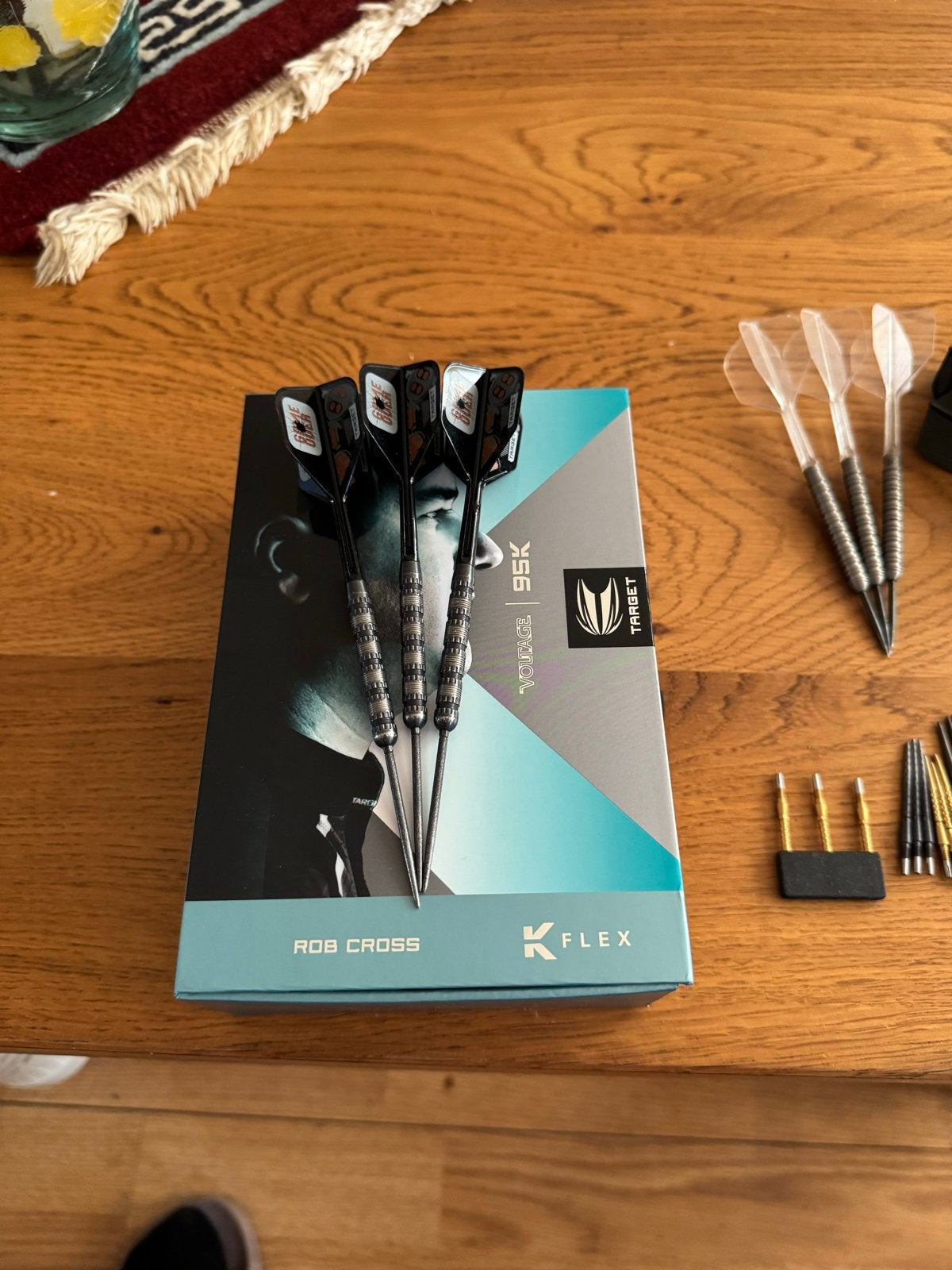 Target Rob Cross 23 gram dartpijlen met accessoires, Sport en Fitness, Darts, Ophalen of Verzenden, Gebruikt, Pijlen