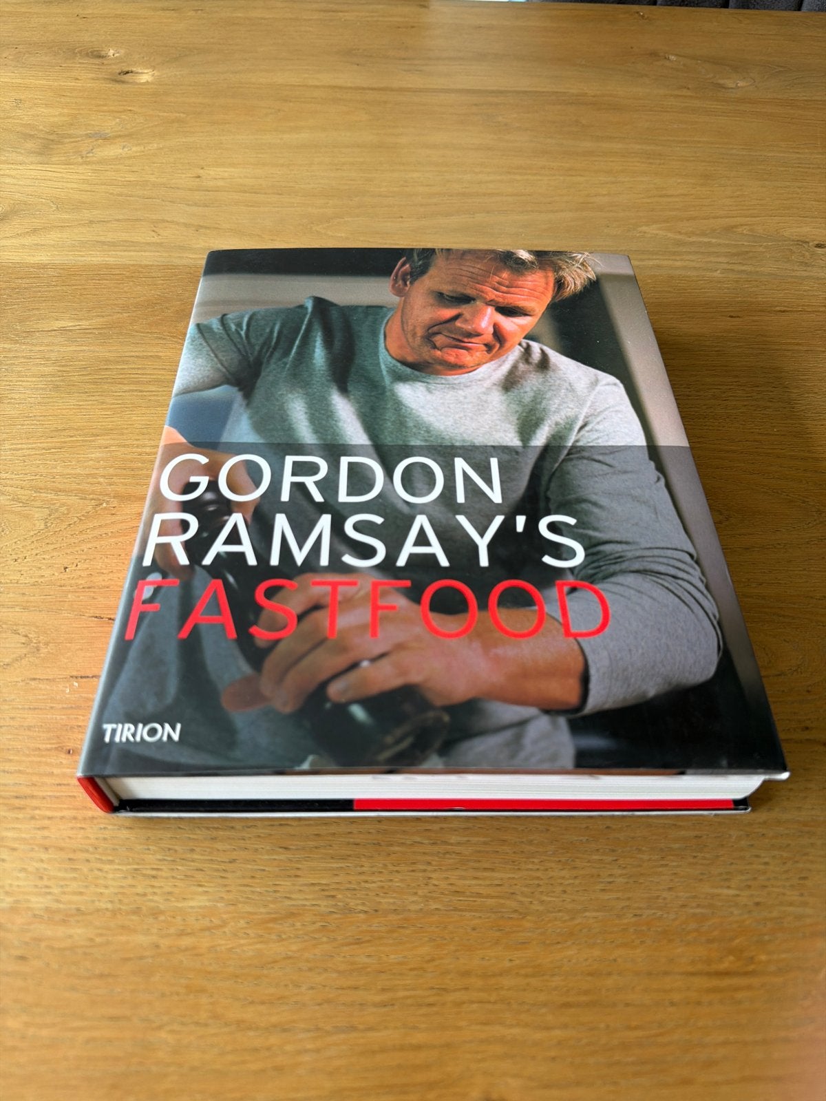 Gordon Ramsay's Fast Food Kookboek, Ophalen of Verzenden, Zo goed als nieuw, Europa, Overige typen