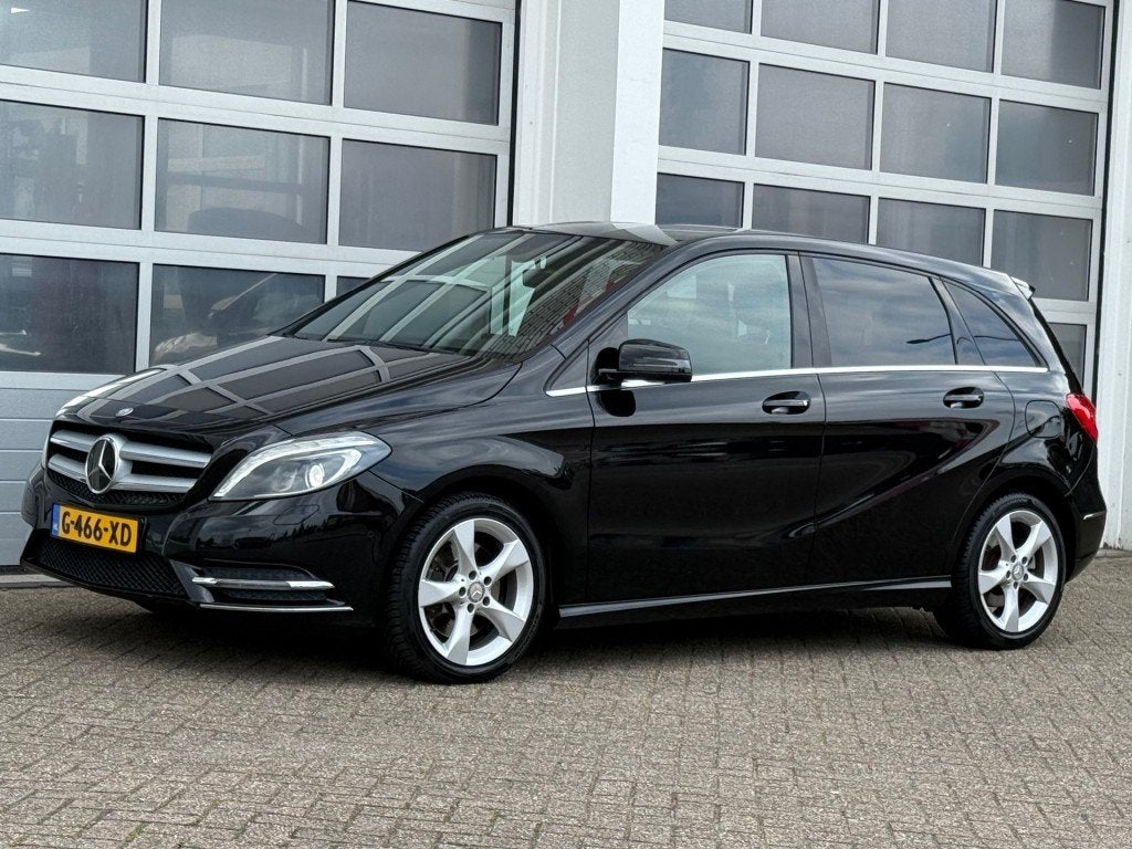 Mercedes-benz B-KLASSE B250 Ambition Aut. Xenon Navi Cruise, Auto's, Gebruikt, Euro 6, 4 cilinders, Zwart