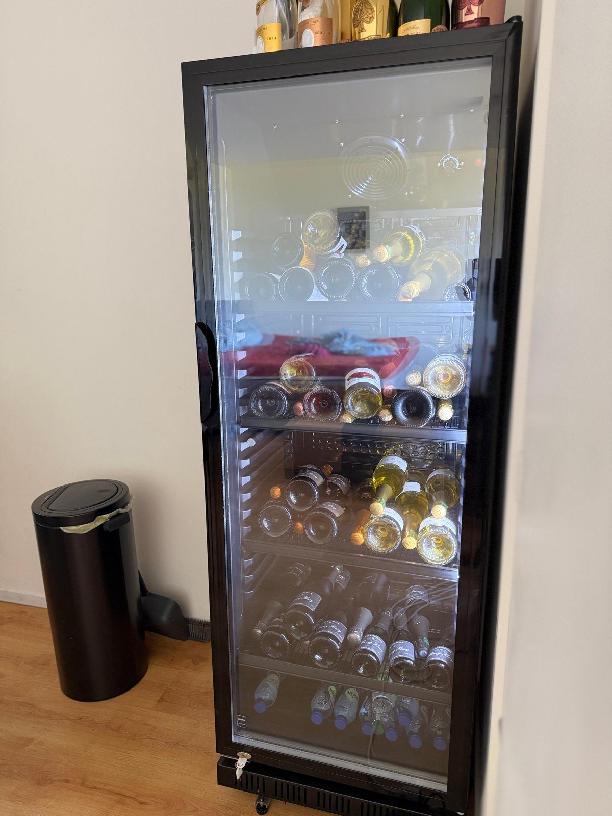 Wijnklimaatkast - Perfect voor uw wijncollectie, Zonder vriesvak, 200 liter of meer, 60 cm of meer, Zo goed als nieuw