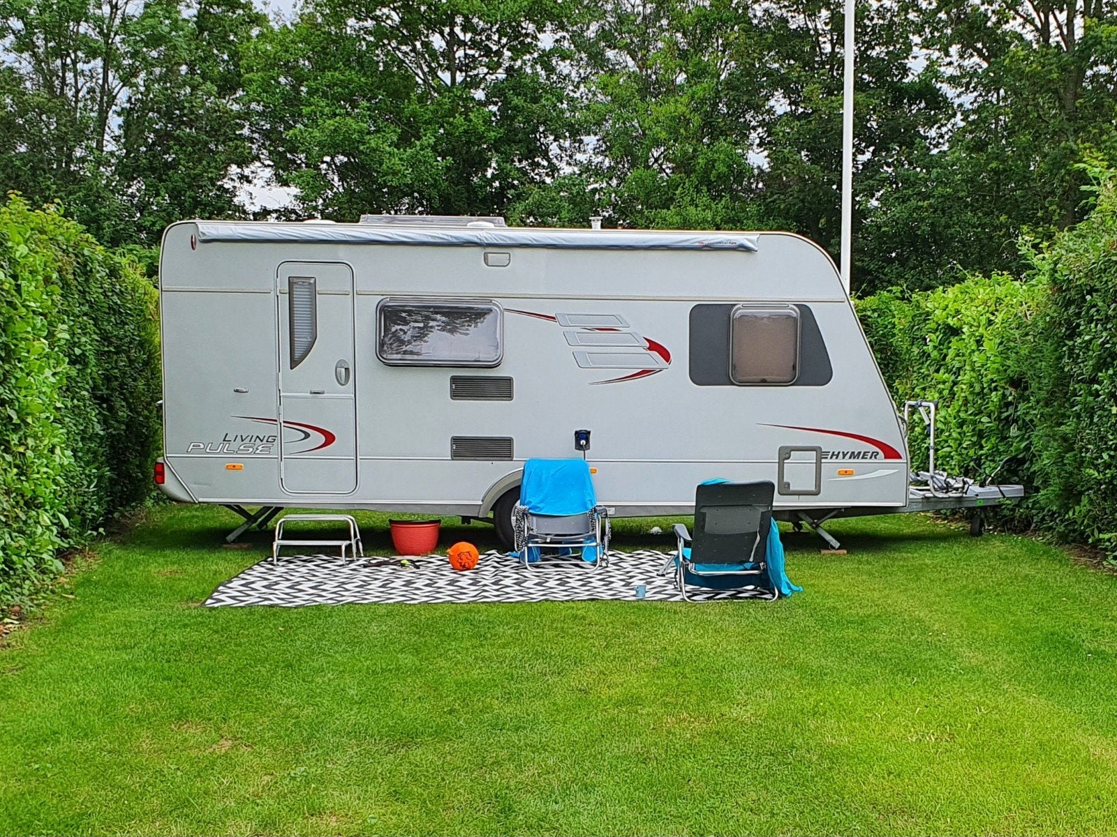 Eriba Hymer Living Pulse 505 met stapelbed, Kachel, Treinzit, Particulier, Dwars-stapelbed