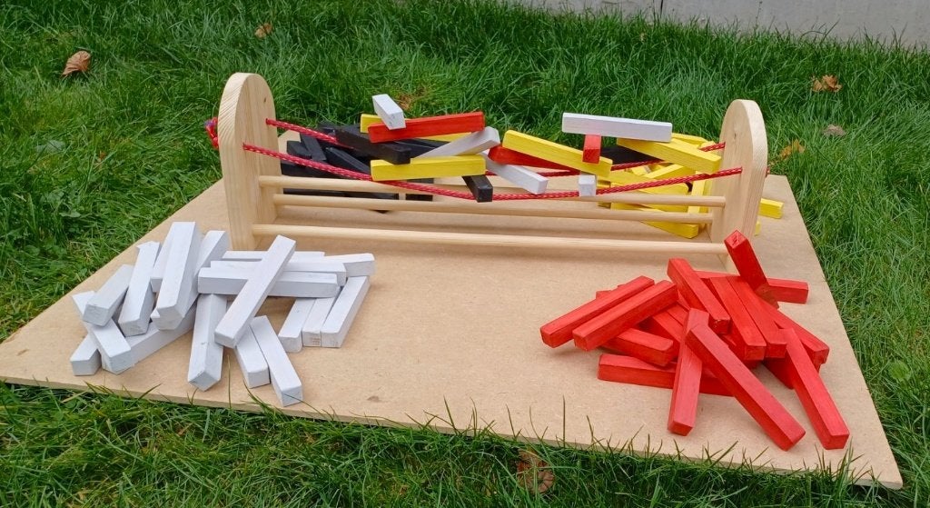 Verhuur van houten spellen 'Apenbrug', Hobby en Vrije tijd, Feestartikelen | Verhuur, Gebruikt, Overige, Ophalen