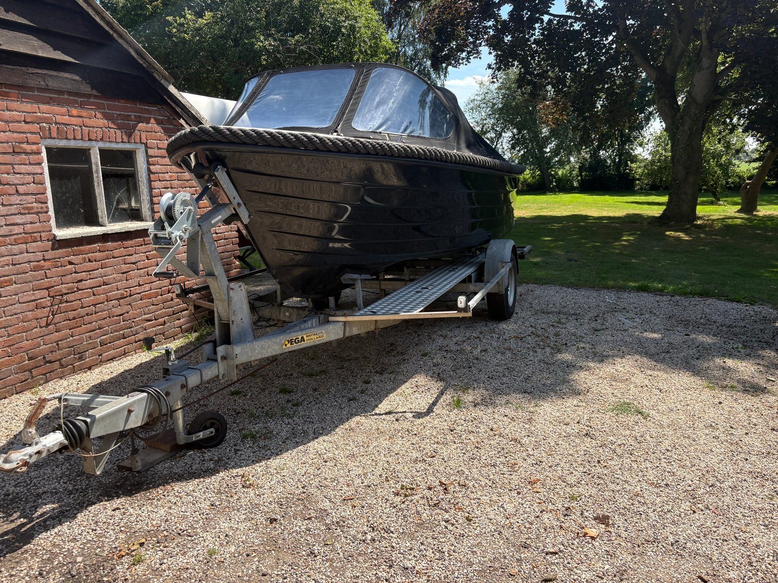 Liberty 550 (2011) met Suzuki 25pk en Pega boottrailer, Overige merken, Gebruikt, Buitenboordmotor, Tot 1.00 meter