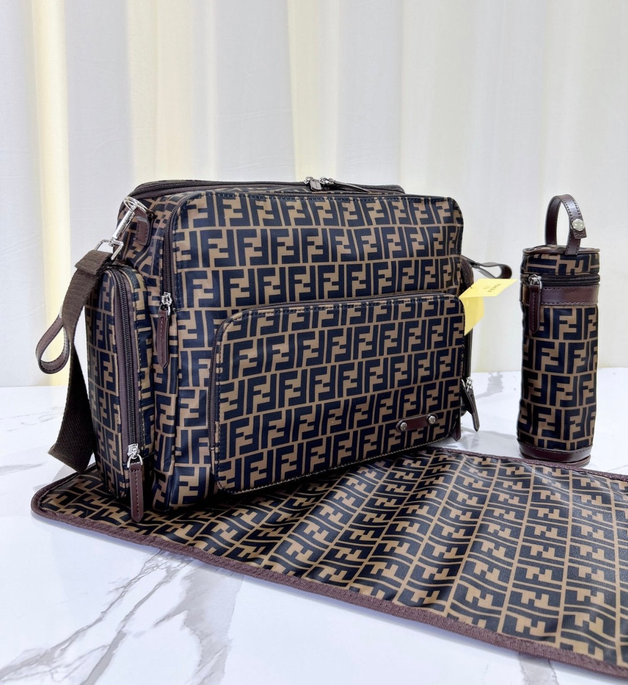 NIEUW FENDI LUIERTAS SET!!, Ophalen, Nieuw