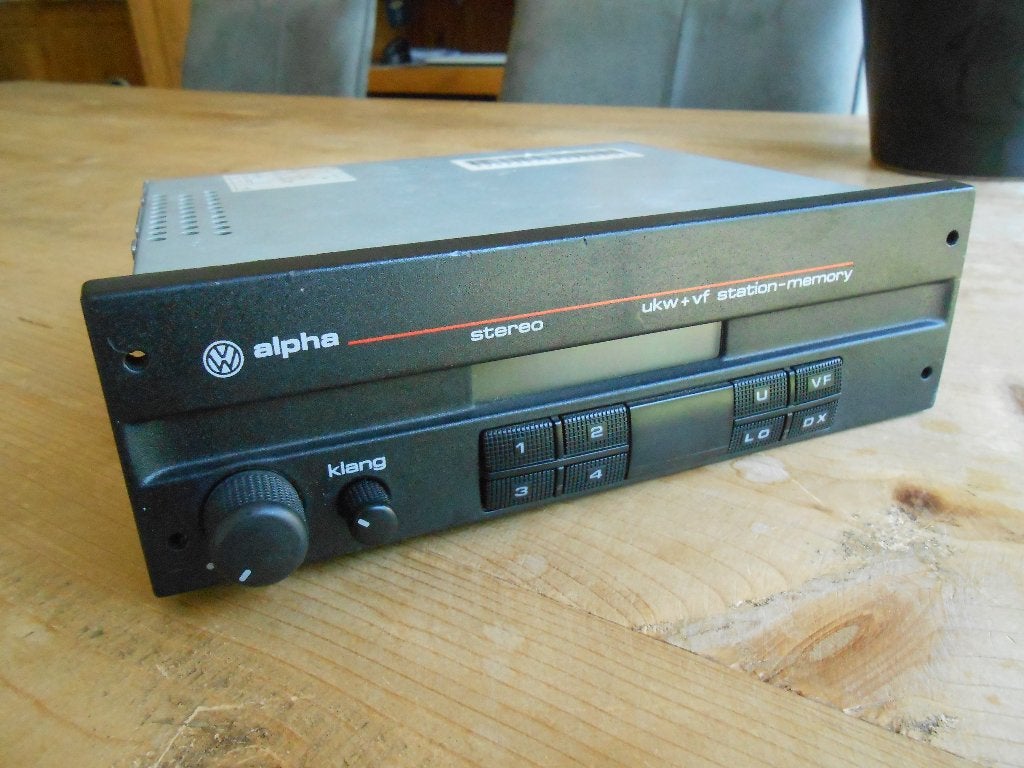 vw hitachi ALPHA fm 12v autoradio origineel!, Ophalen of Verzenden, Gebruikt