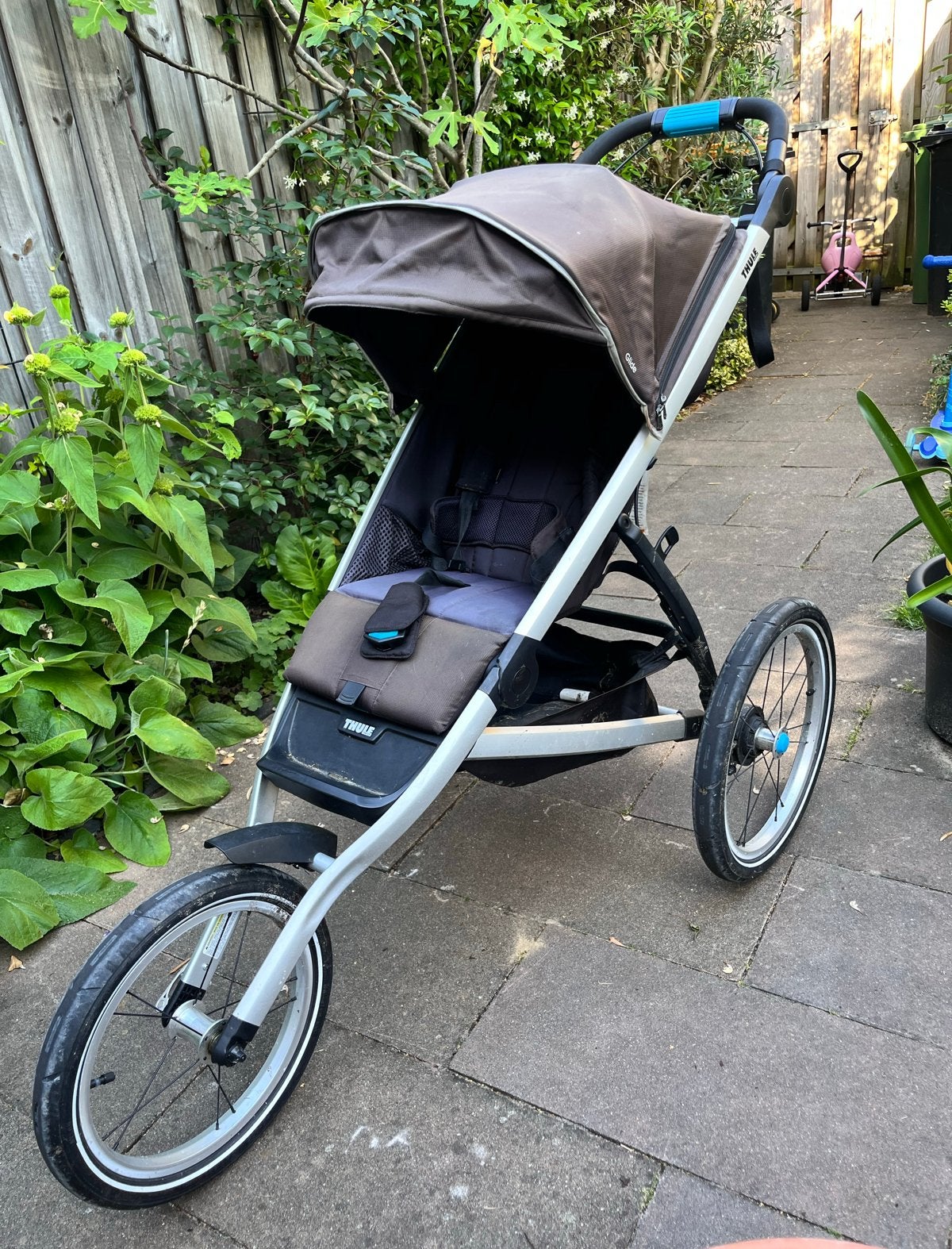 Thule Glide 2 hardloopkinderwagen, Kinderen en Baby's, Kinderwagens en Combinaties, Gebruikt, Luchtbanden, Ophalen, Kinderwagen