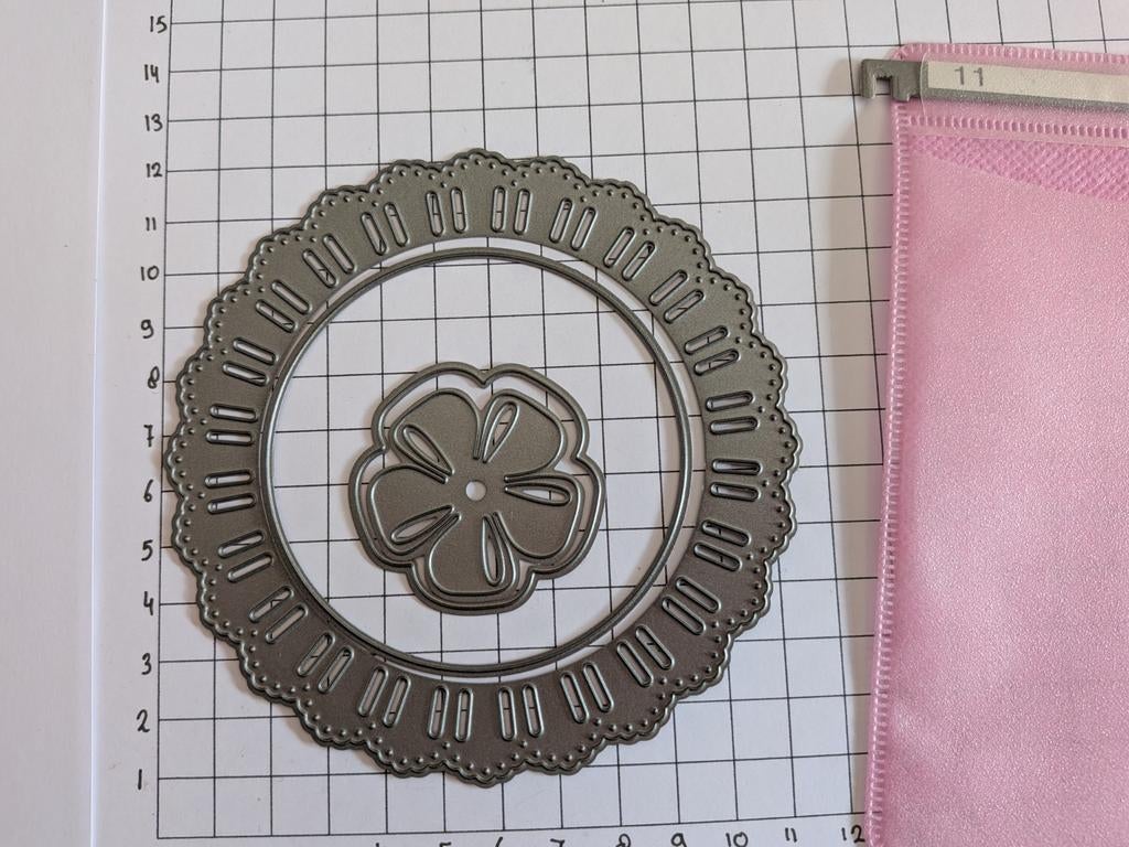 Marianne Design Craftable - Ribbon Doily with Rosette (CR135, Ophalen of Verzenden, Overige thema's, Pons of Mal