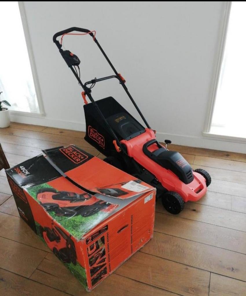 Black en Decker grasmaaier LM 2000 QS Geen Bieding!, Cirkelmaaier, Gebruikt, Elektrische grasmaaier, Black+Decker