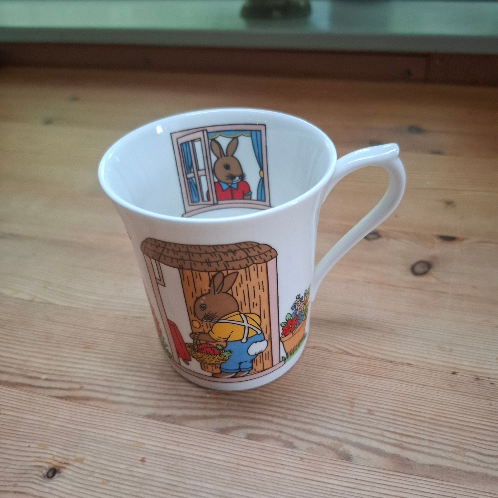 vintage beker Queen's fine bonen China konijntjes, Ophalen of Verzenden, Zo goed als nieuw, Porselein, Overige typen