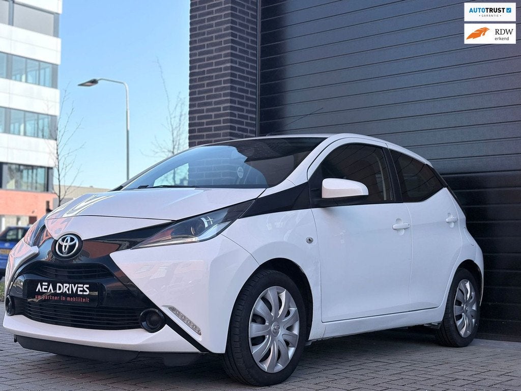 Toyota Aygo 1.0 VVT-i x Automaat | 99.532 km | Airco | Achte, Stof, Zwart, Elektrische ramen, Origineel Nederlands