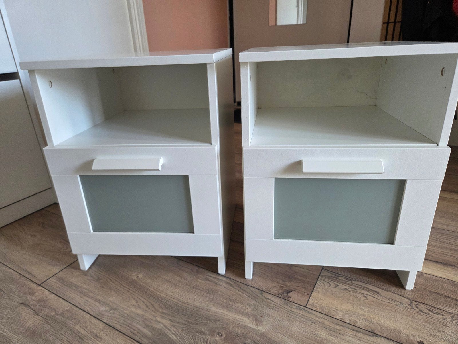 2 Brimnes nachtkastjes, Ophalen, Minder dan 45 cm