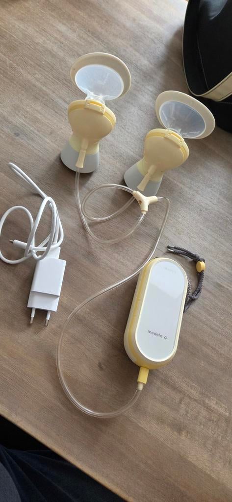 Medela Freestyle borstkolf met koeltas en draagtas, Ophalen of Verzenden, Zo goed als nieuw