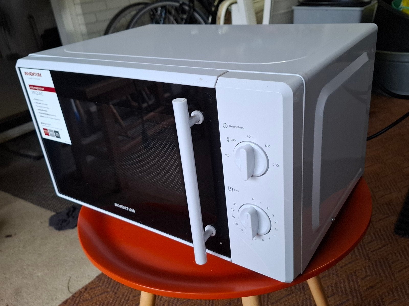 Zgan Inventum Solo-magnetron. Wit,700W,20L,draaiplateau., Witgoed en Apparatuur, Magnetrons, Ophalen, Minder dan 45 cm, Draaiplateau