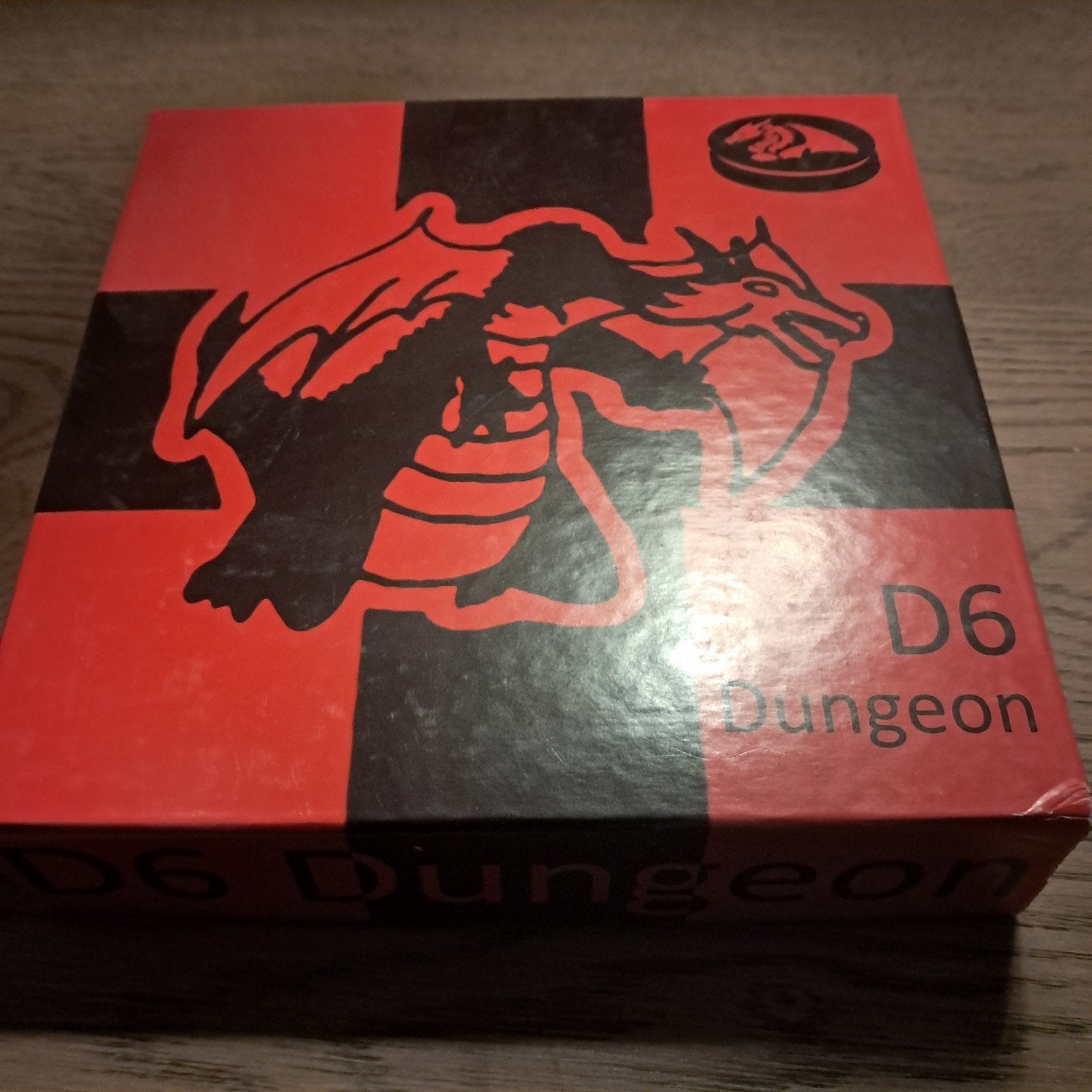 D6 Dungeon Bordspel - Zo goed als nieuw, Ophalen of Verzenden, Zo goed als nieuw