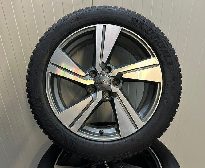 Originele Audi Q2 SQ2 18 inch velgen 5x112 Michelin conti, Ophalen, Banden en Velgen, Winterbanden, Personenwagen