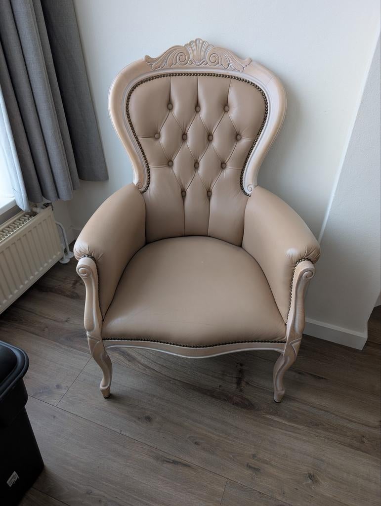 Elegante Chesterfield fauteuil - Crème leer, Ophalen, Gebruikt, 75 tot 100 cm, Leer