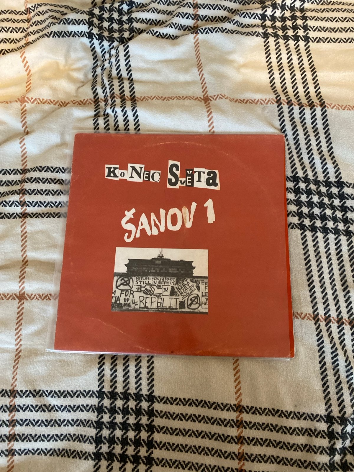 [PUNK/HARDCORE] KoNec Sveta - Šanov 1 LP (Punk/Rock), LP, Rock, Gebruikt, Originele persing