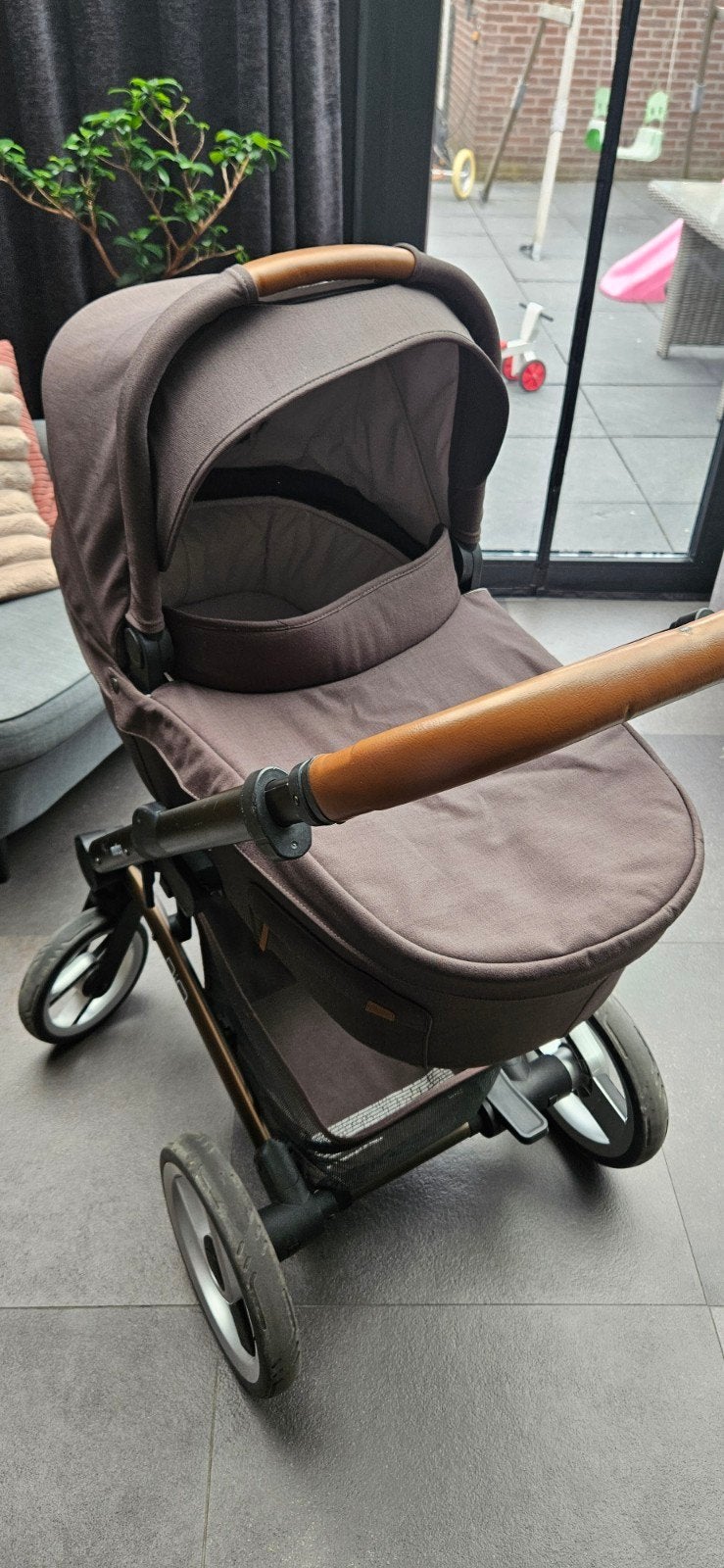 Mutsy Nio Combiwagen Groen met Reiswieg & Buggy + Extra's, Kinderen en Baby's, Kinderwagens en Combinaties, Ophalen, Gebruikt