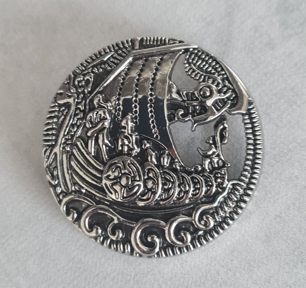 Mooie broche - vikingschip, Ophalen of Verzenden, Nieuw, Zilver, Overige materialen