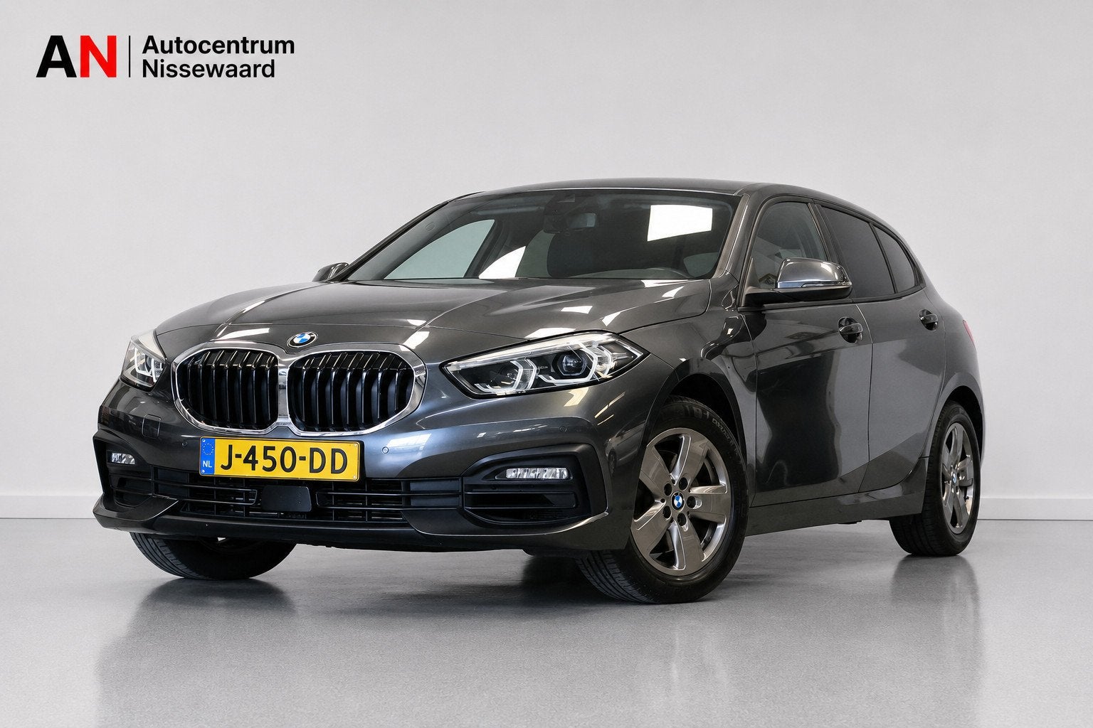 BMW 1-serie 118i High Executive| Camera|Stoelverwarming|, Gebruikt, Bedrijf, 3 cilinders, 695 kg