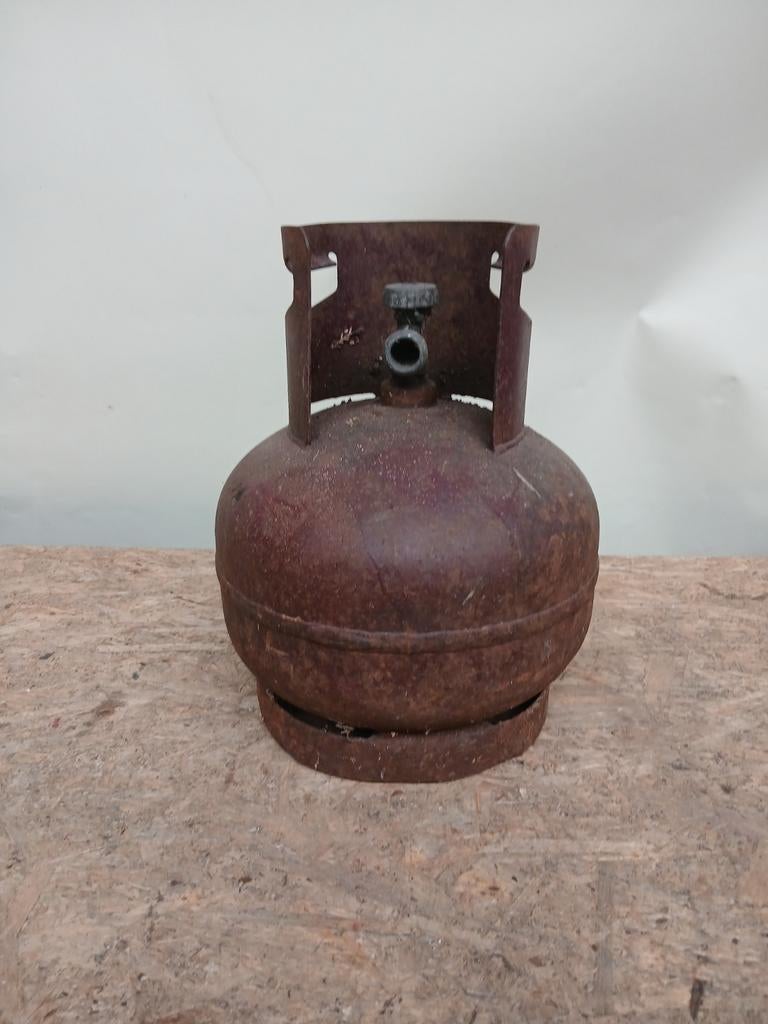 Oude gasfles, Ophalen