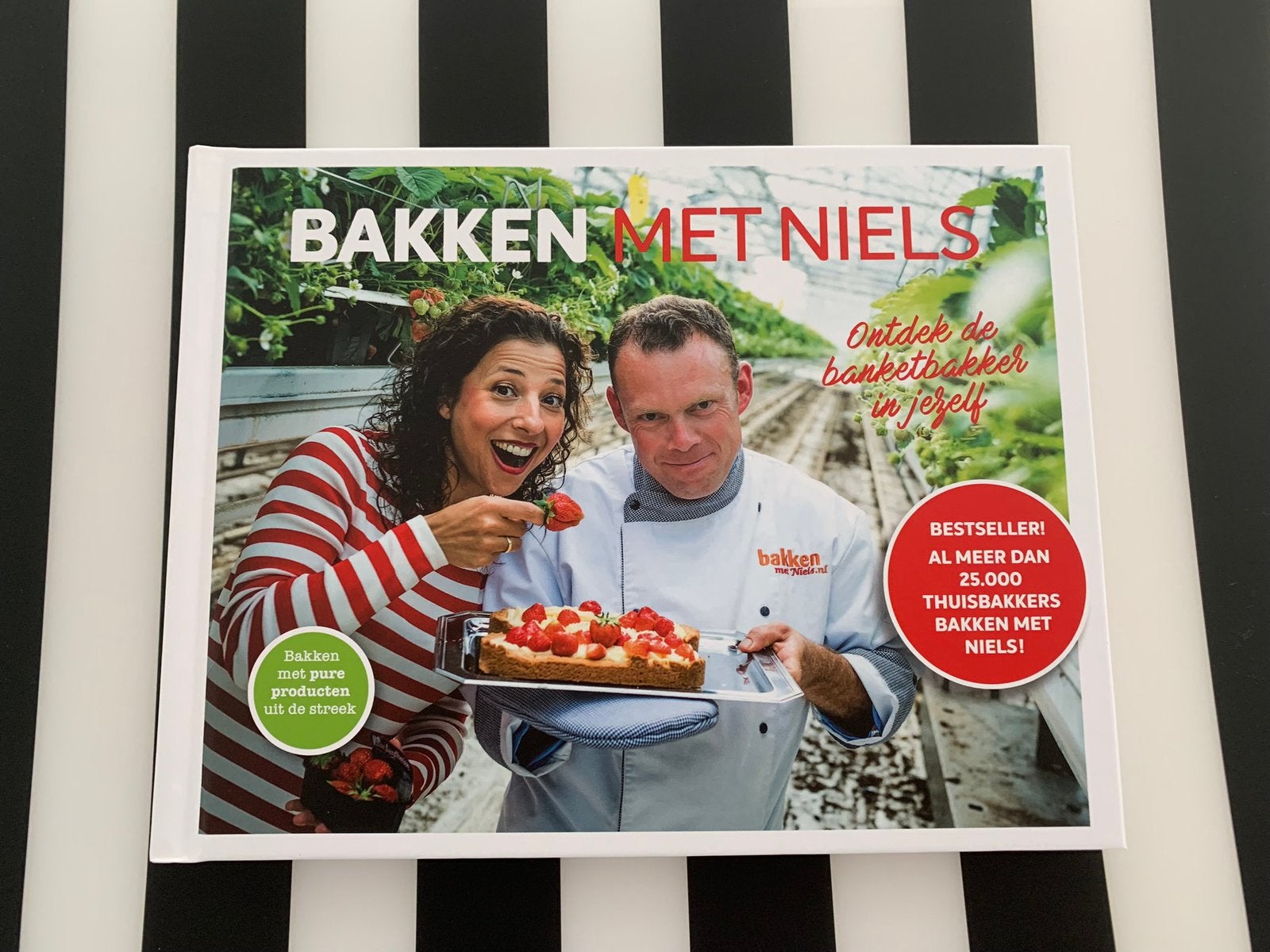 Bakken met Niels Ontdek de banketbakker in jezelf Bakboek, Boeken, Ophalen of Verzenden, Nieuw, Nederland en België, Taart, Gebak en Desserts