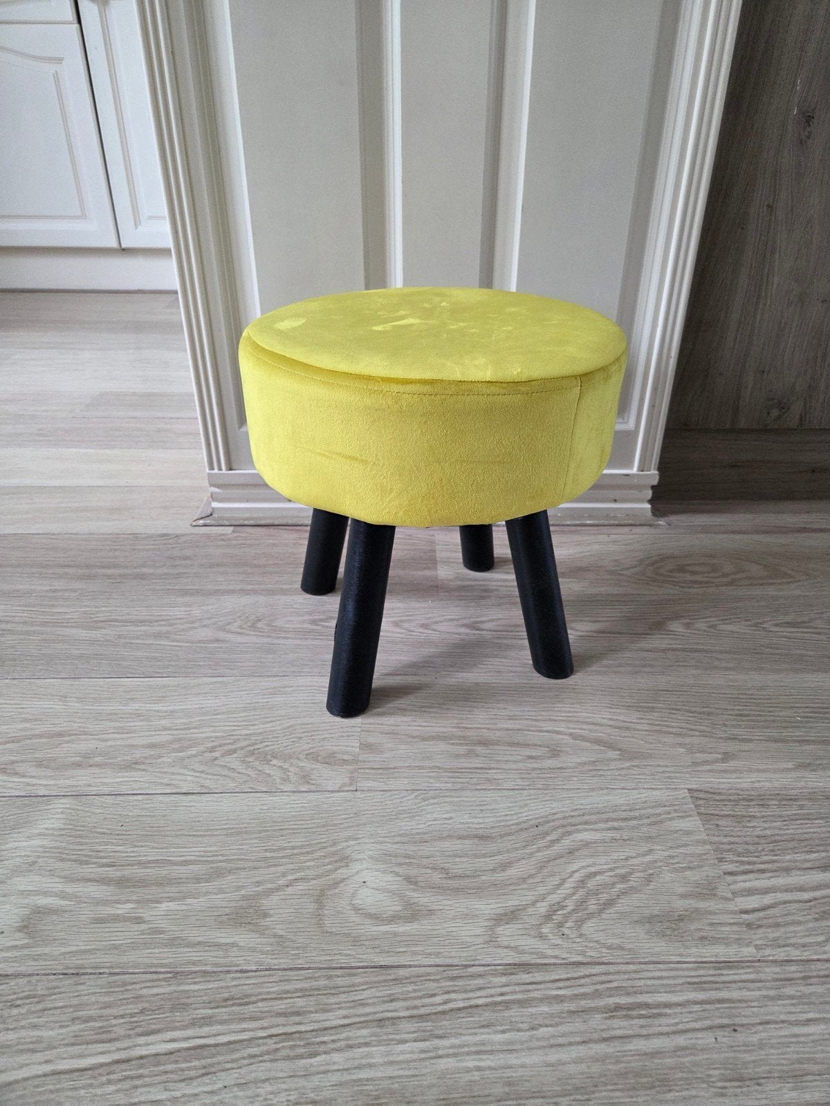 Gele poef / krukje met fluwelen bekleding, Ophalen, Zo goed als nieuw, Overige materialen