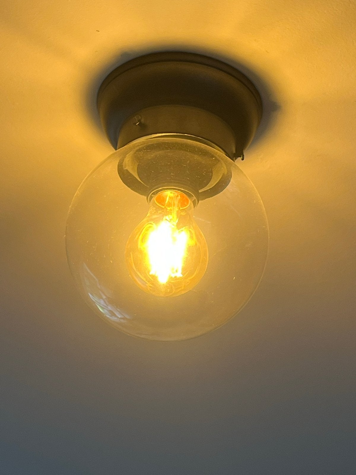 Zwarte plafondlamp met glazen bol - Karwei, Zwart, Ophalen of Verzenden, Plafondlamp, Glas
