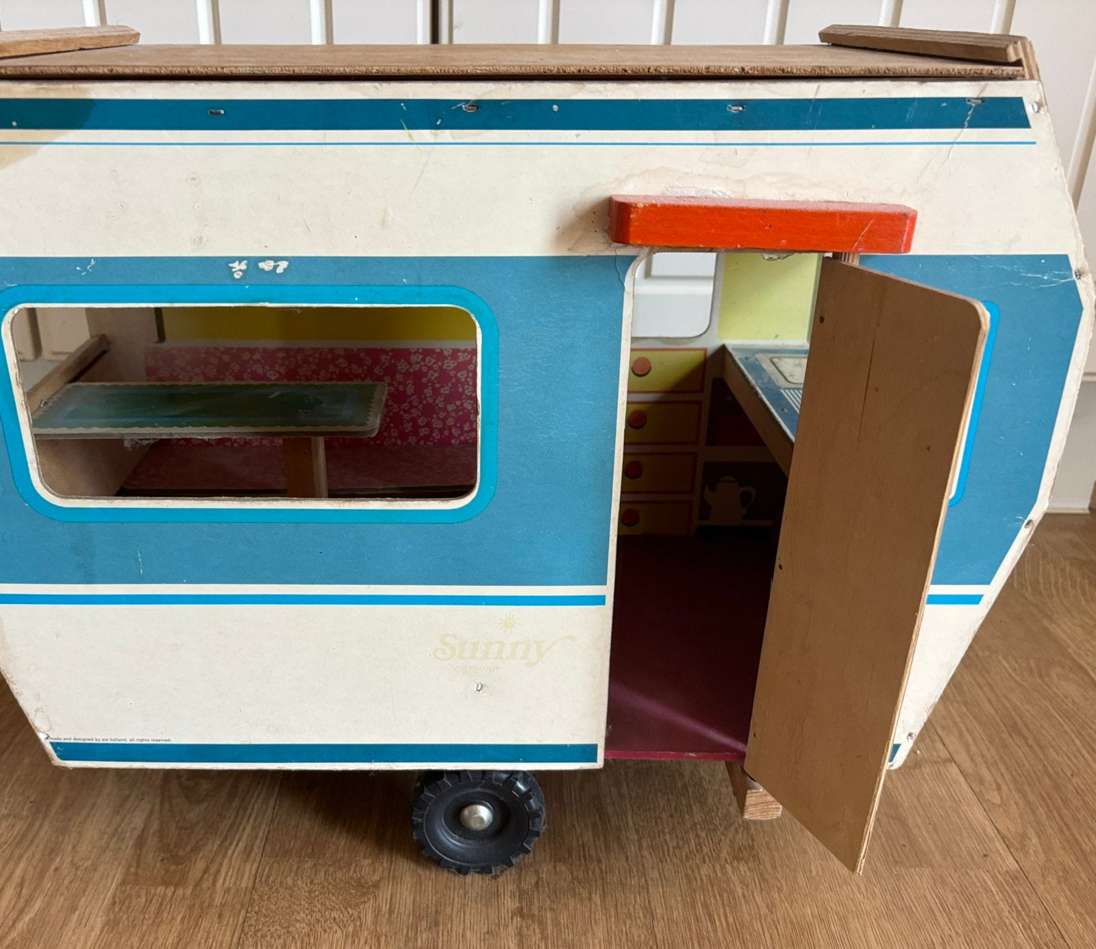 Barbie caravan vintage van hout, Ophalen, Gebruikt