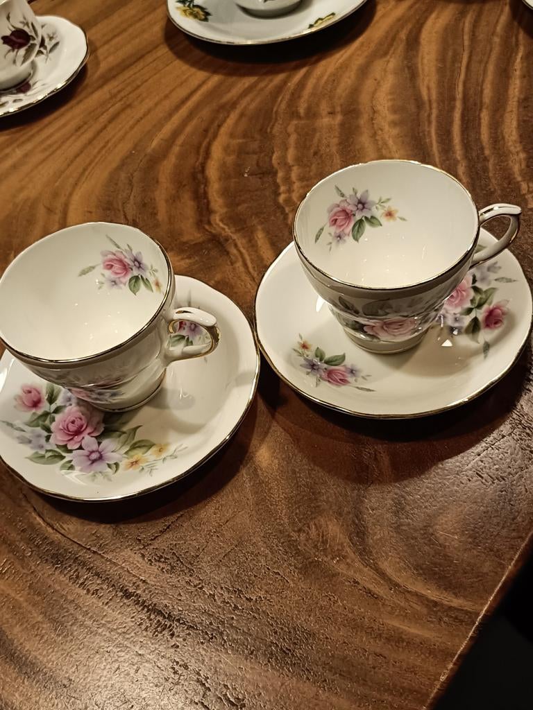 Set van 2 Royal Winchester Estelle theekopjes en schotels, Ophalen of Verzenden