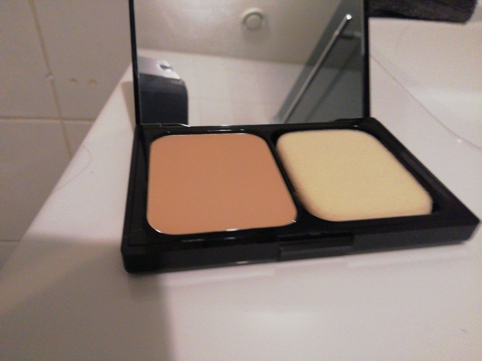 DOUGLAS ultimade powder foundation, Ophalen of Verzenden, Nieuw, Gehele gezicht, Make-up