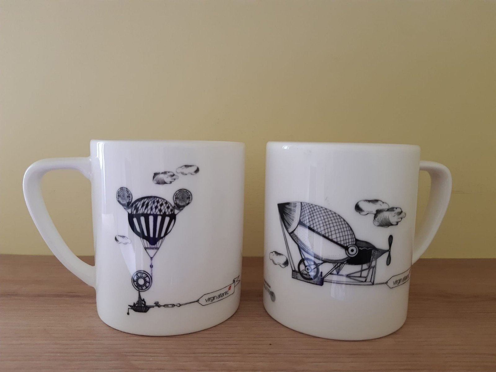 Dudson Virgin Atlantic mokken, limited edition, set van 2, Zo goed als nieuw, Overige stijlen, Porselein, Mok