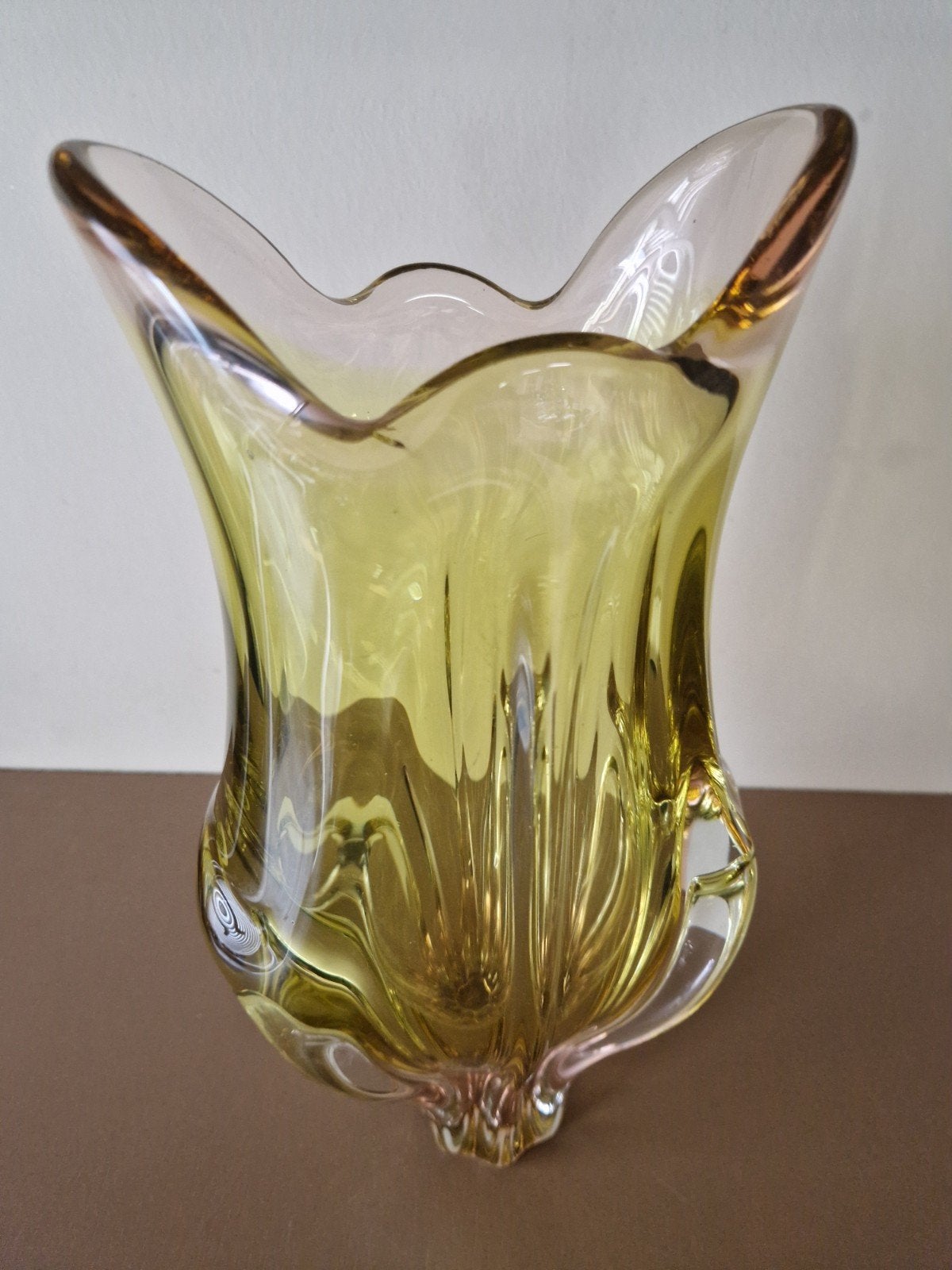 Vintage Murano glazen vaas in geel/amberkleur, Antiek en Kunst, Antiek | Vazen, Ophalen of Verzenden