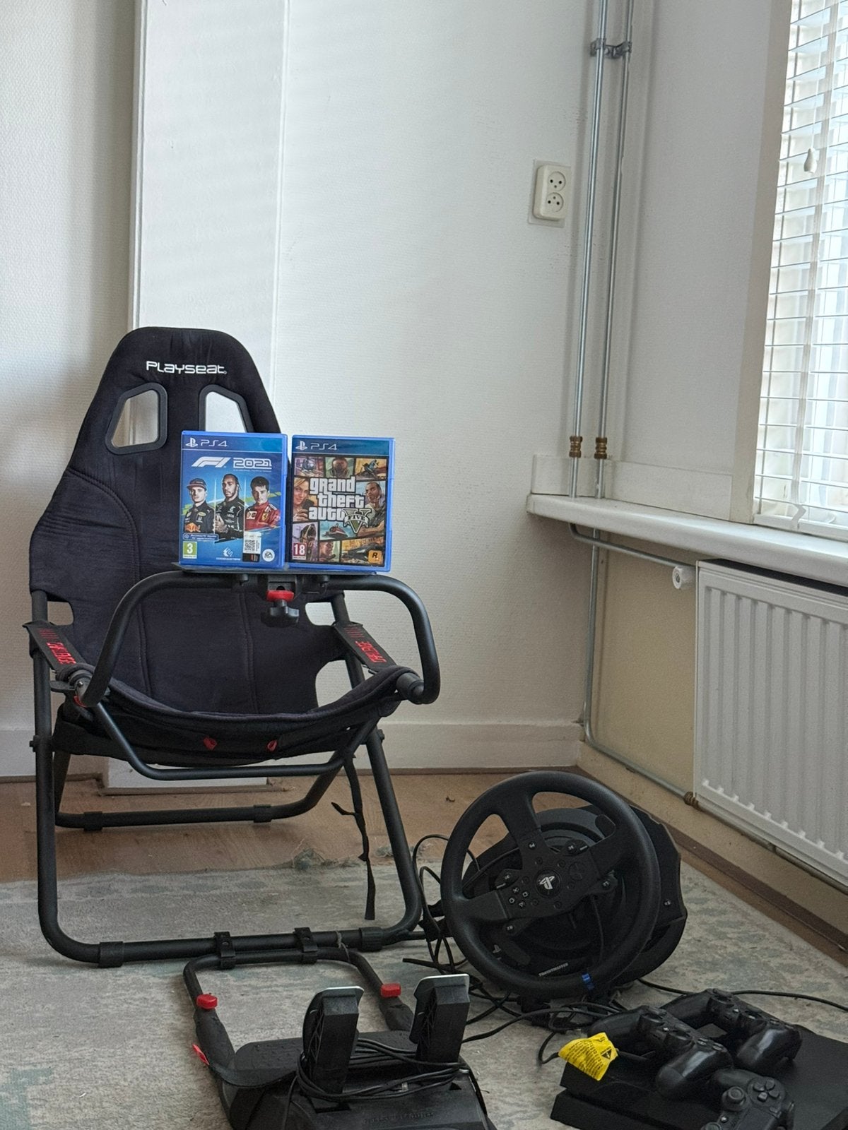 PS4 + Playseat Challenge + Thrustmaster T300RS + games, Ophalen, Gebruikt, Racen en Vliegen, Eén computer