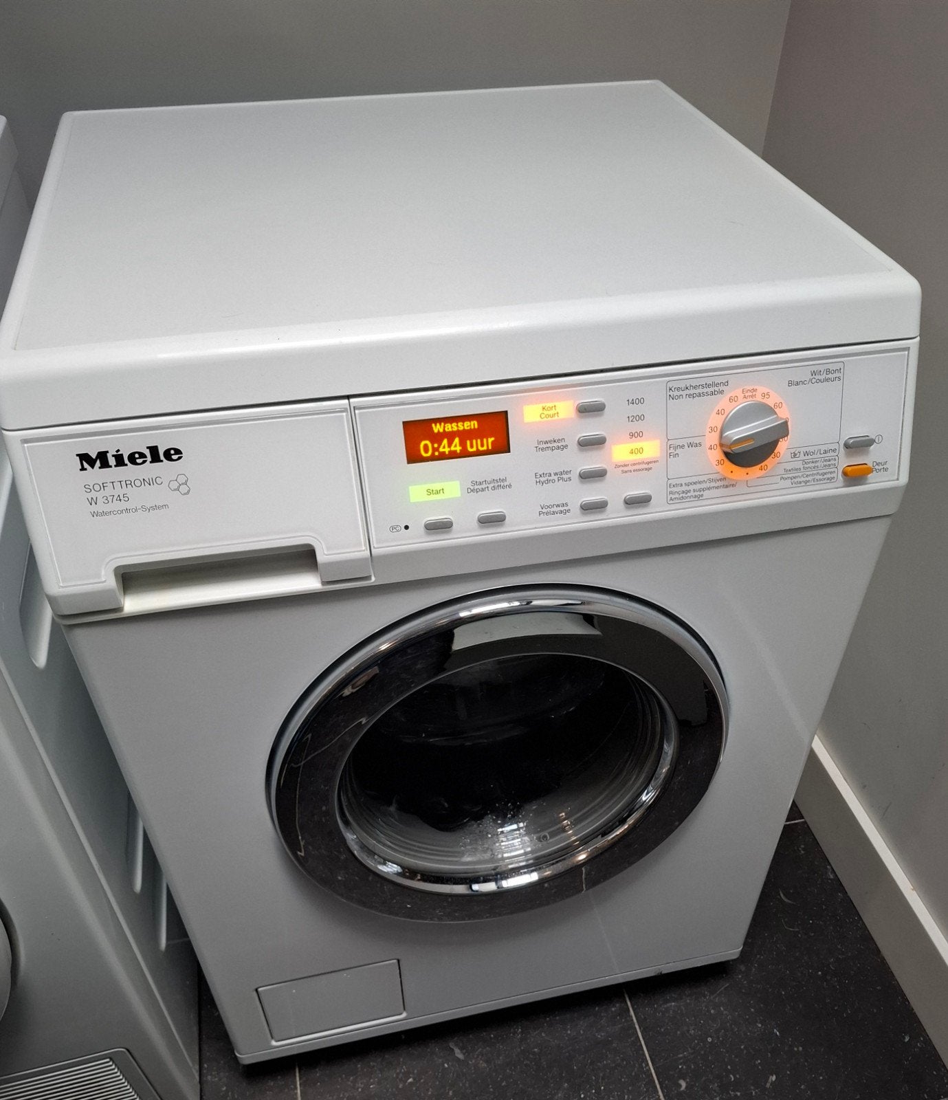 Fijne wasmachine Miele Softtronic W 3745 WCS  Goed werkend, Witgoed en Apparatuur, Ophalen, Gebruikt, Voorlader, Energieklasse A of zuiniger