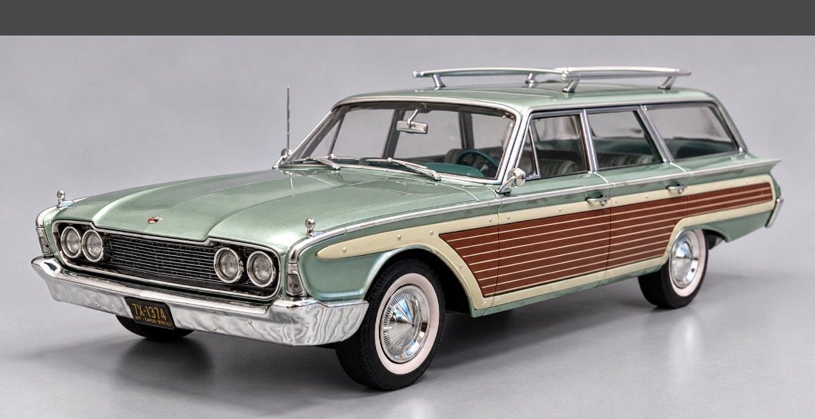 Ford Country Squire 1:18 MCG nieuw in doos, Hobby en Vrije tijd, Ophalen of Verzenden, Nieuw, Auto, Overige merken