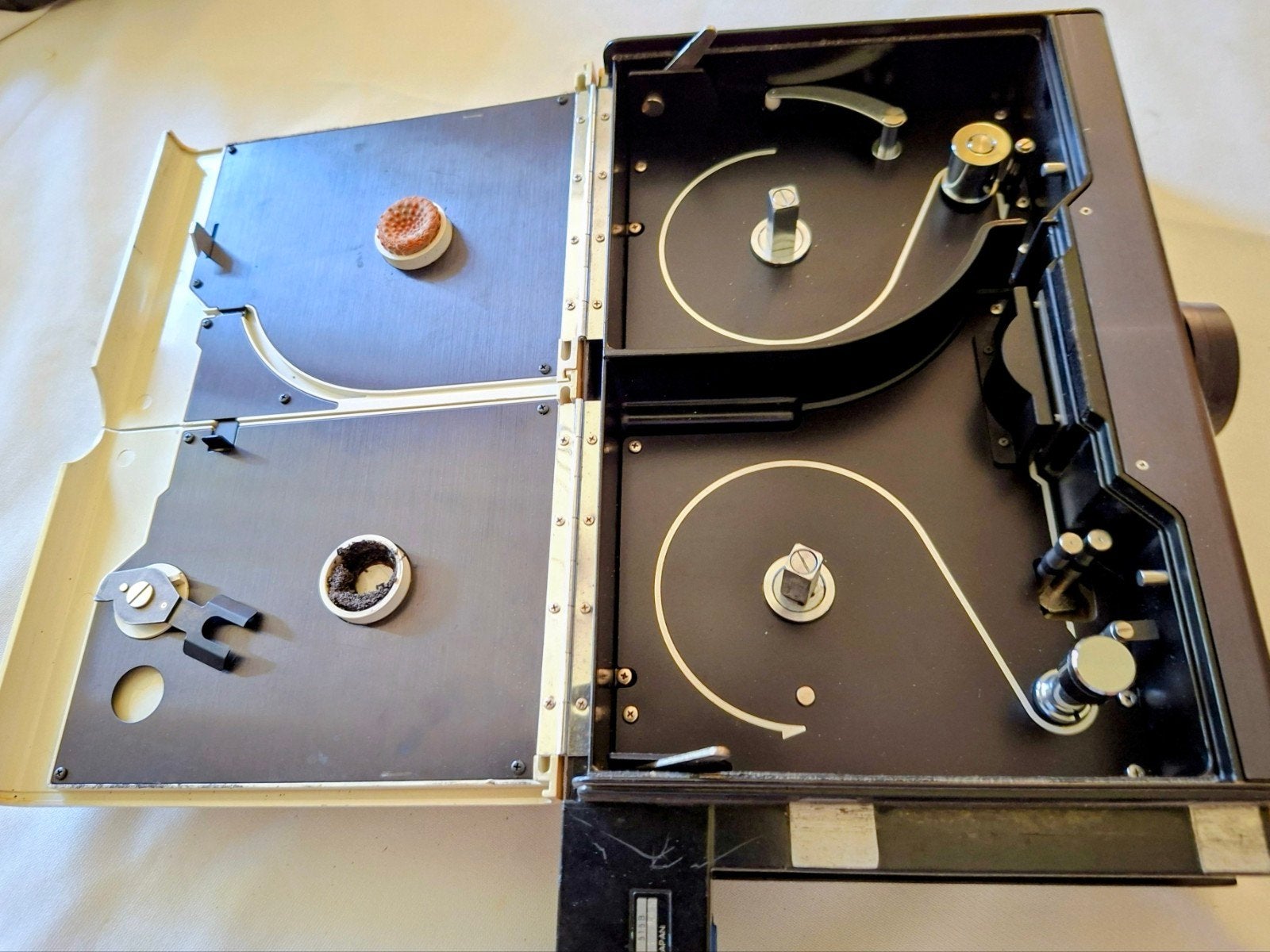 Te koop: studio 16mm camera van Bell & Howell  en Minolta, Ophalen of Verzenden