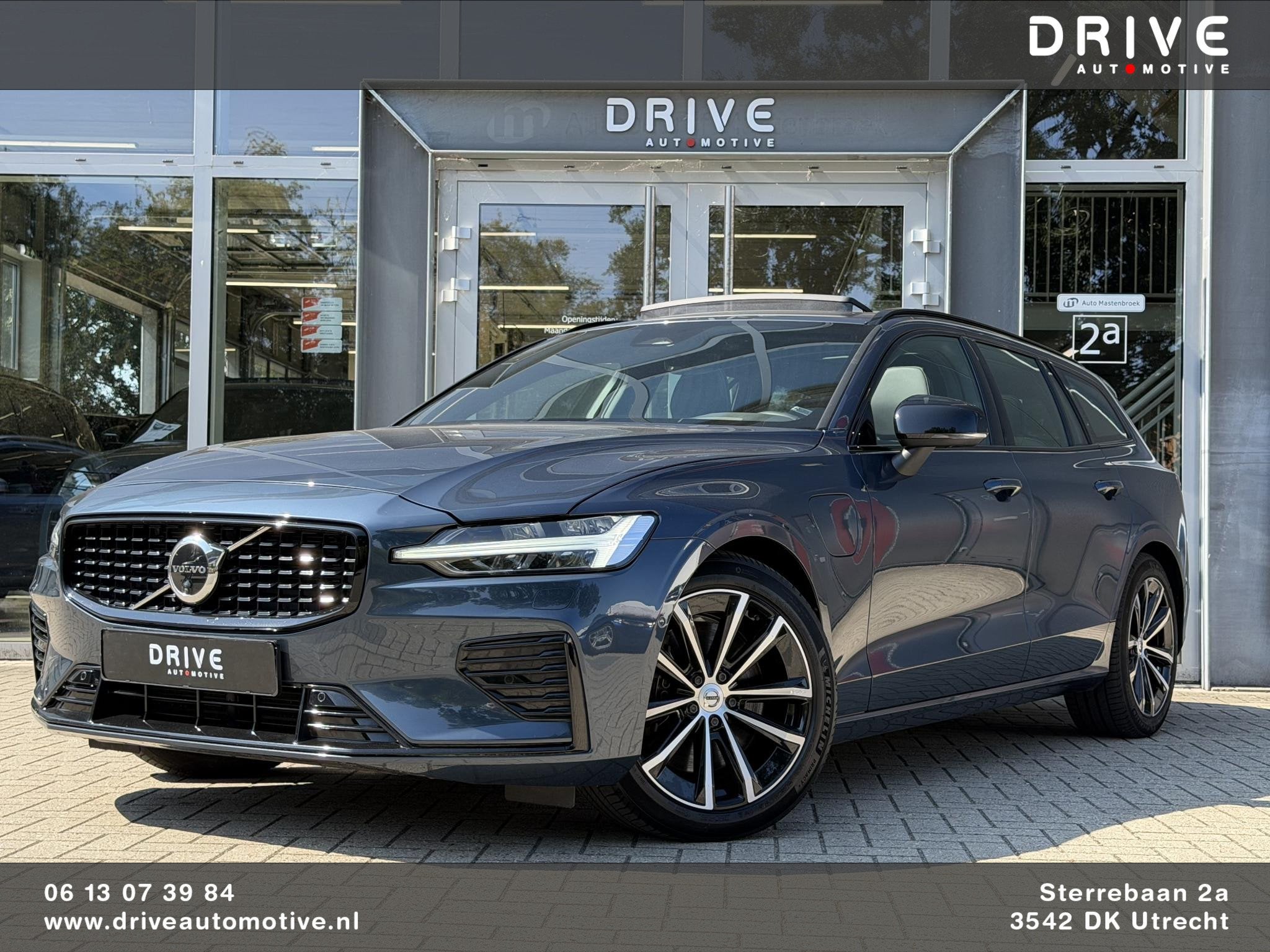 Volvo V60 2.0 T6 Plug-in hybrid 350Pk AWD Plus Dark Long Ran, Auto's, Automaat, Stof, Gebruikt, 4 cilinders